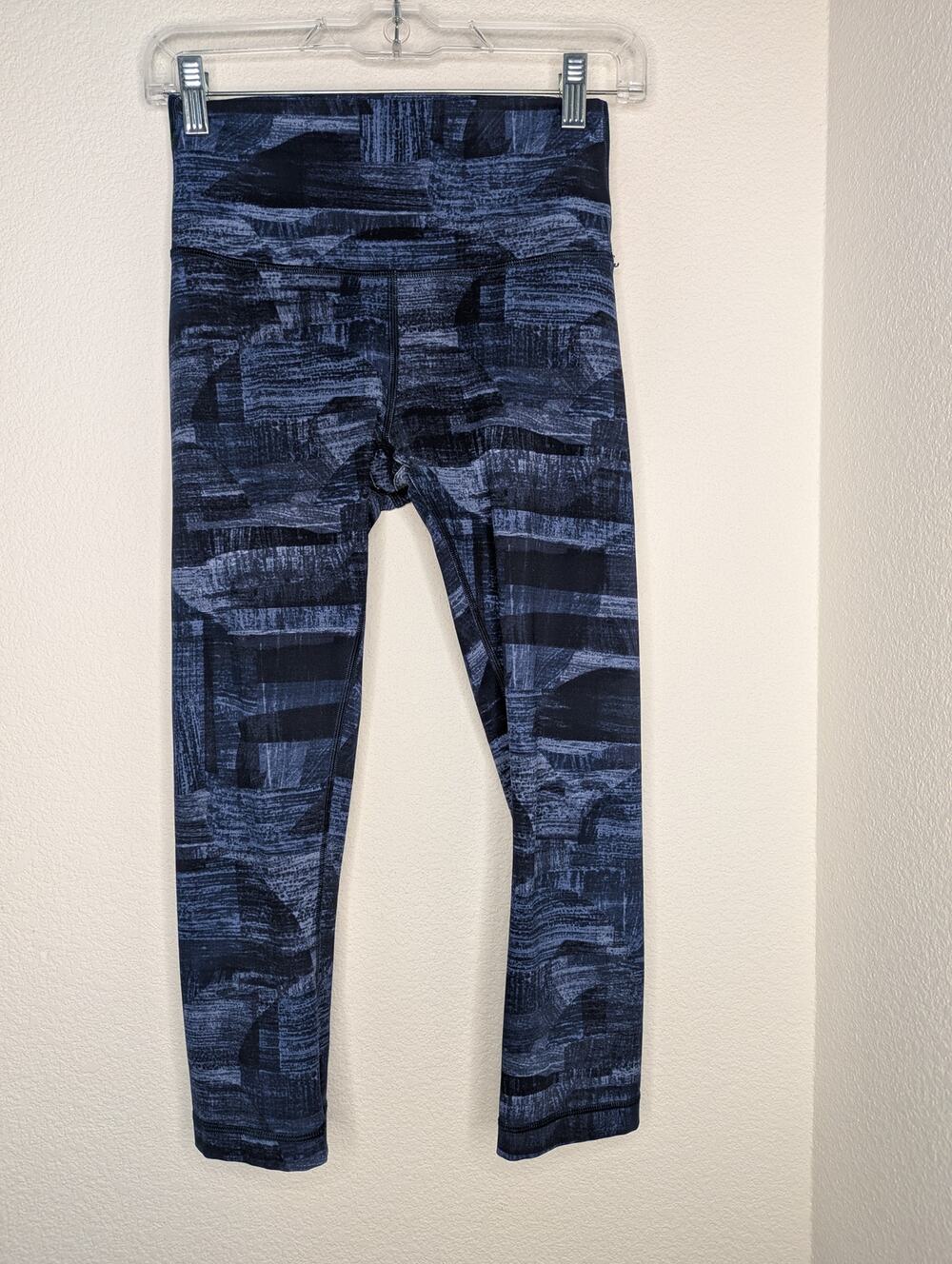Lululemon Women's Wunder Under Highrise Crop Leggings 6 Athleisure Yoga Active
